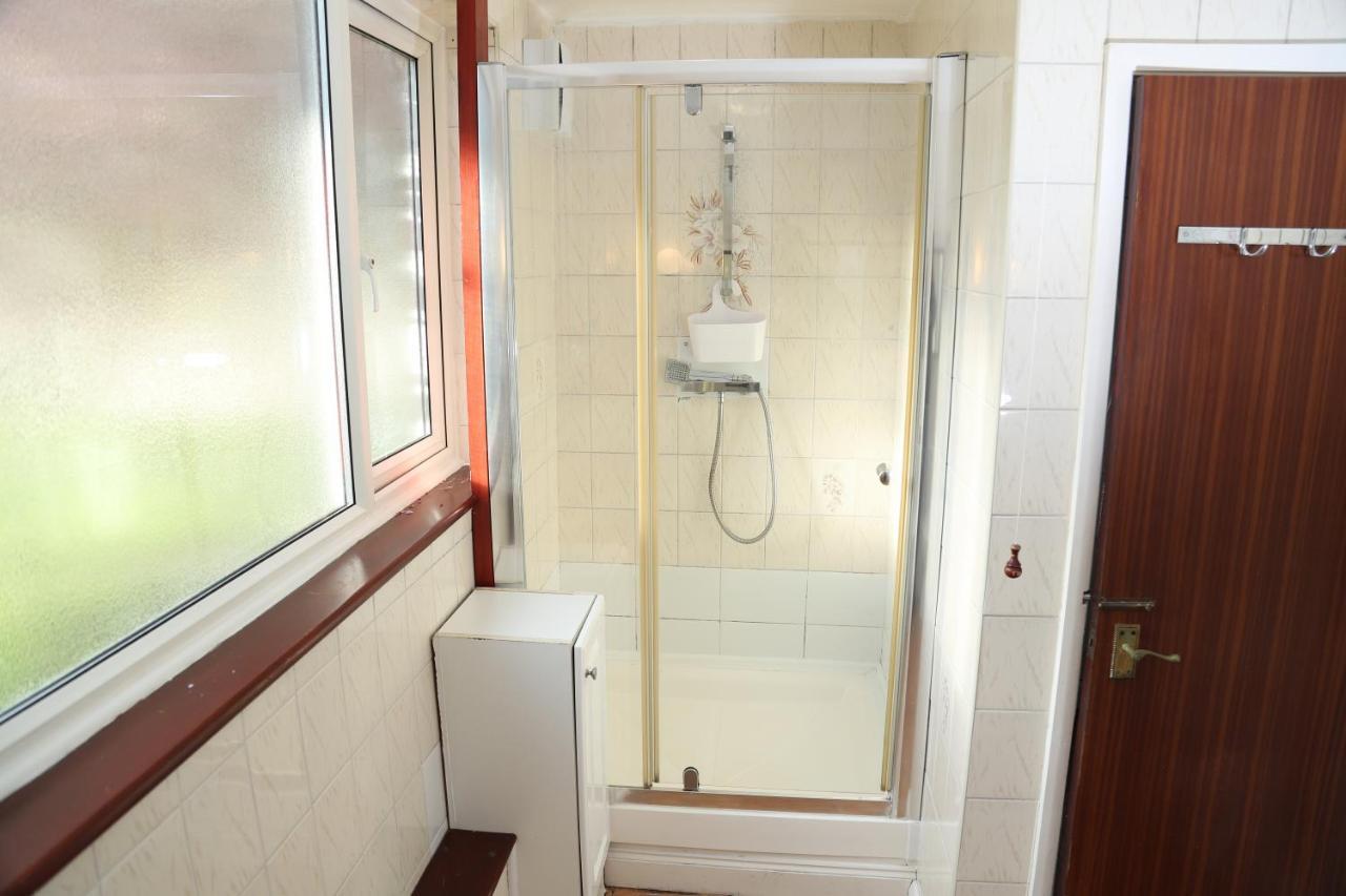 Cosy 3-Bed Bungalow Nec Airport Close To Amenities Бирмингам Екстериор снимка